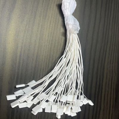 फैशन आइटम और सामान सामान के लिए व्यक्तिगत हैंग लूप प्लास्टिक टैग फास्टनर
