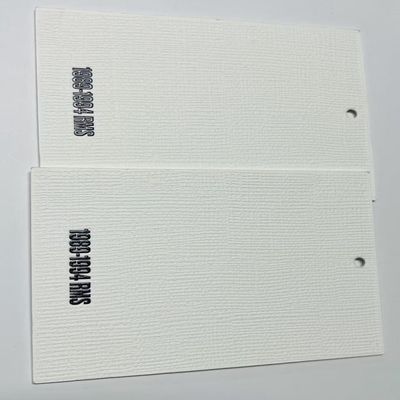लिपिबद्ध वस्त्र वस्त्र हैंग टैग 280gsm ब्रिस्टल बोर्ड बिक्री के लिए